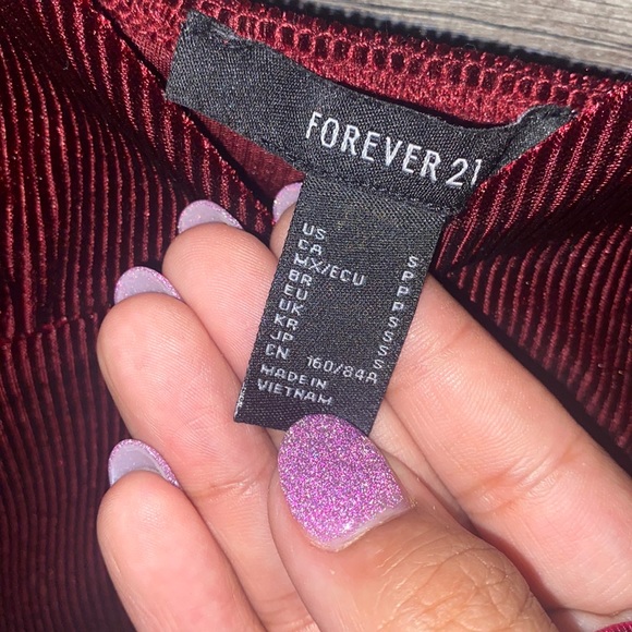 Tops - Picture 2 of 4